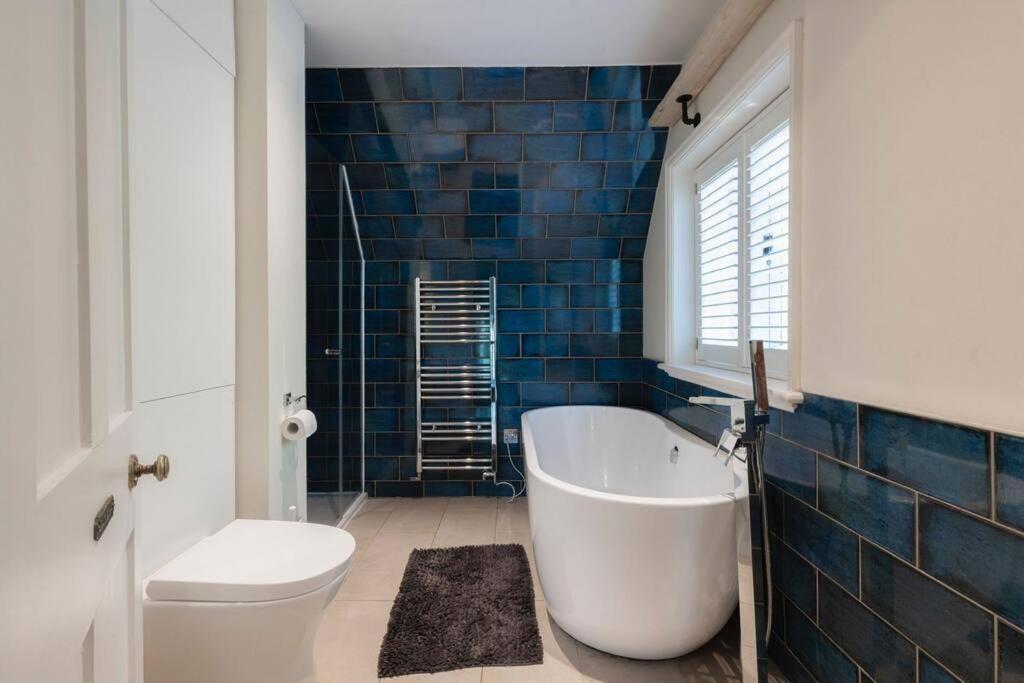 Parea Living - Spacious North House With Big Garden Appartamento Londra